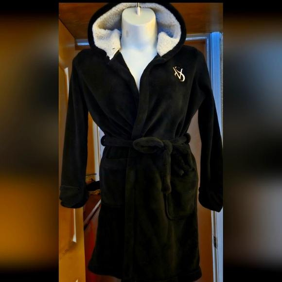 Victoria's Secret Other - VS💕VICTORIA'S SECRET Black Plushy Ladies Above Knee Robe - Sz. M